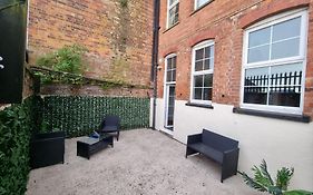 Spacious 2 Bed Appartment Next To Bae With Spa Bath